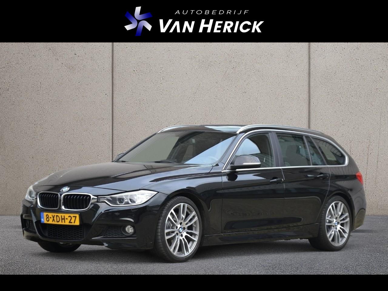 BMW 3-serie Touring - 320i High Executive M Sport 184PK | Groot Navi | Leder | Schuif/kantel dak - AutoWereld.nl