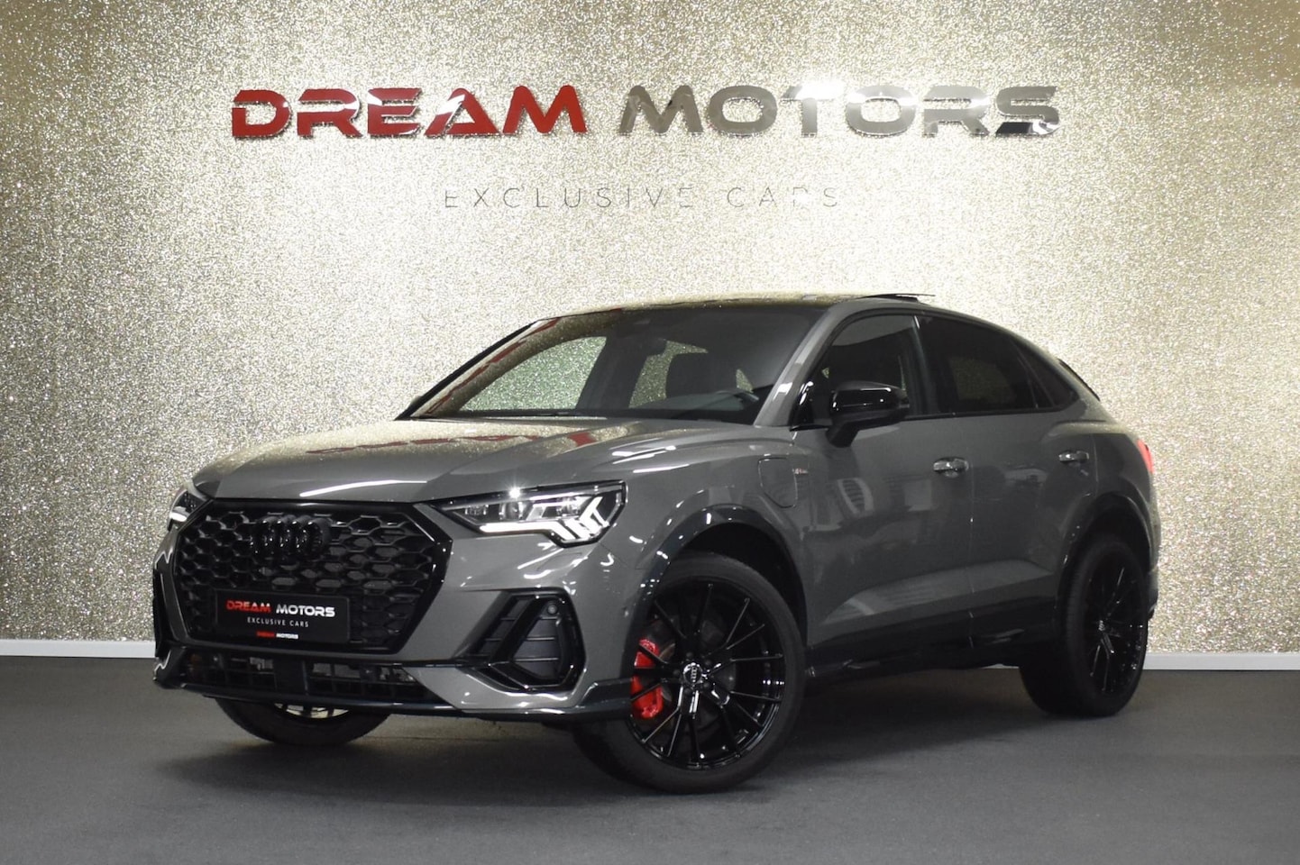 Audi Q3 Sportback - 45 TFSI e 245pk S-Line | RSQ3 | RS-STOELEN | PANODAK - AutoWereld.nl