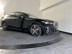 BMW i5 Touring - eDrive40 M Sport Edition 84 kWh Glazen dak | Harman Kardon | Comfortstoelen | "20 inch Lic