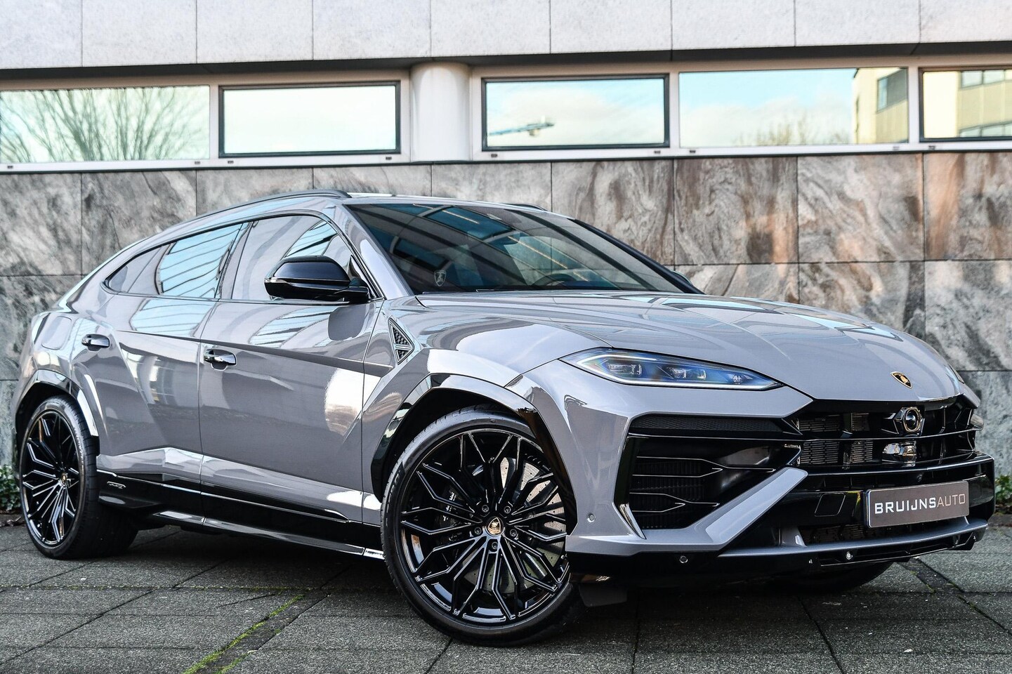 Lamborghini Urus - 4.0V8 Hybrid SE |GrigioChina|Carbon|OriginlNL|Akra - AutoWereld.nl