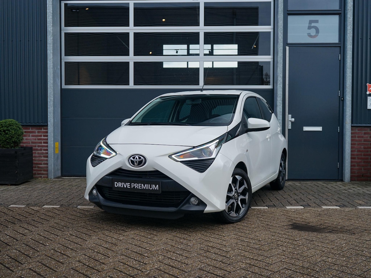 Toyota Aygo - 1.0 VVT-i x-play 1.0 VVT-i x-play - AutoWereld.nl