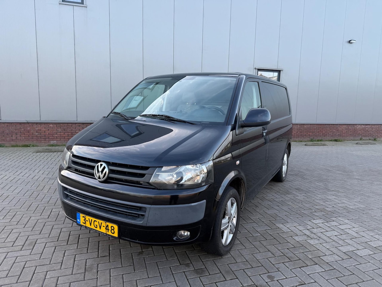 Volkswagen Transporter - 2.0 TDI L1H1 T800 DC Trendline AIRCO ZWART 2010 - AutoWereld.nl