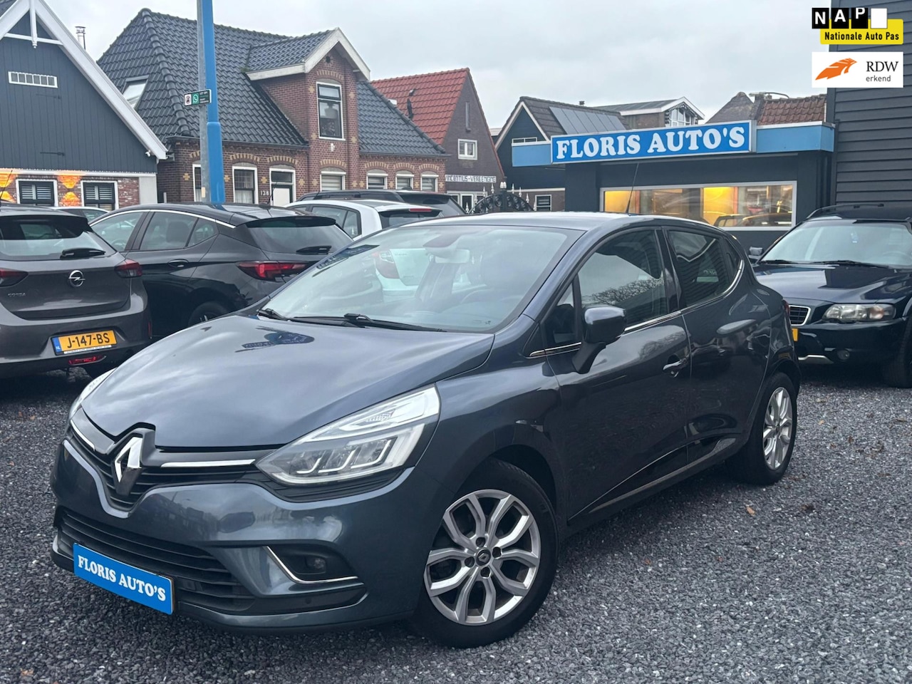 Renault Clio - 0.9 TCe Intens|Keyless|Leder|Led| - AutoWereld.nl