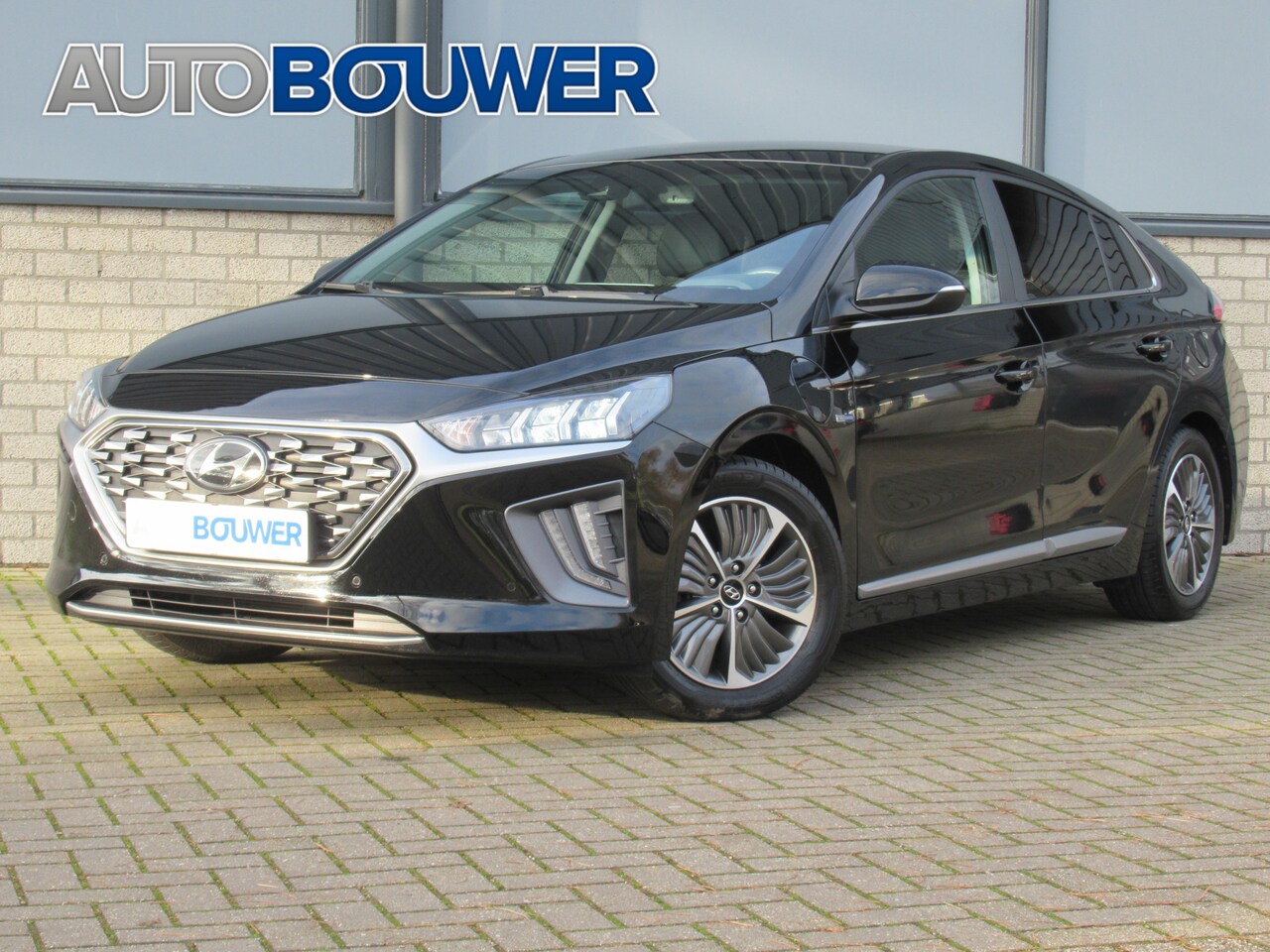 Hyundai IONIQ - 1.6 GDi PHEV Plug In Premium 1e eigen | dealer onderh | full options! | tr.haak - AutoWereld.nl