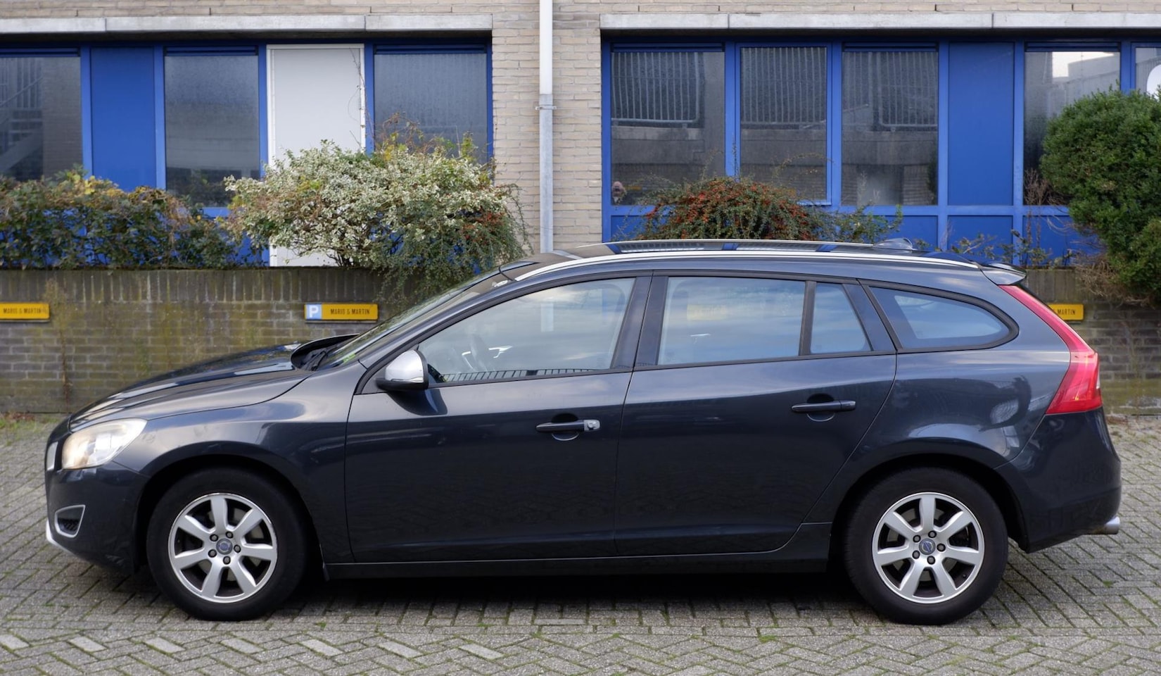 Volvo V60 - 1.6 D2 Momentum 1.6 D2 Momentum - AutoWereld.nl
