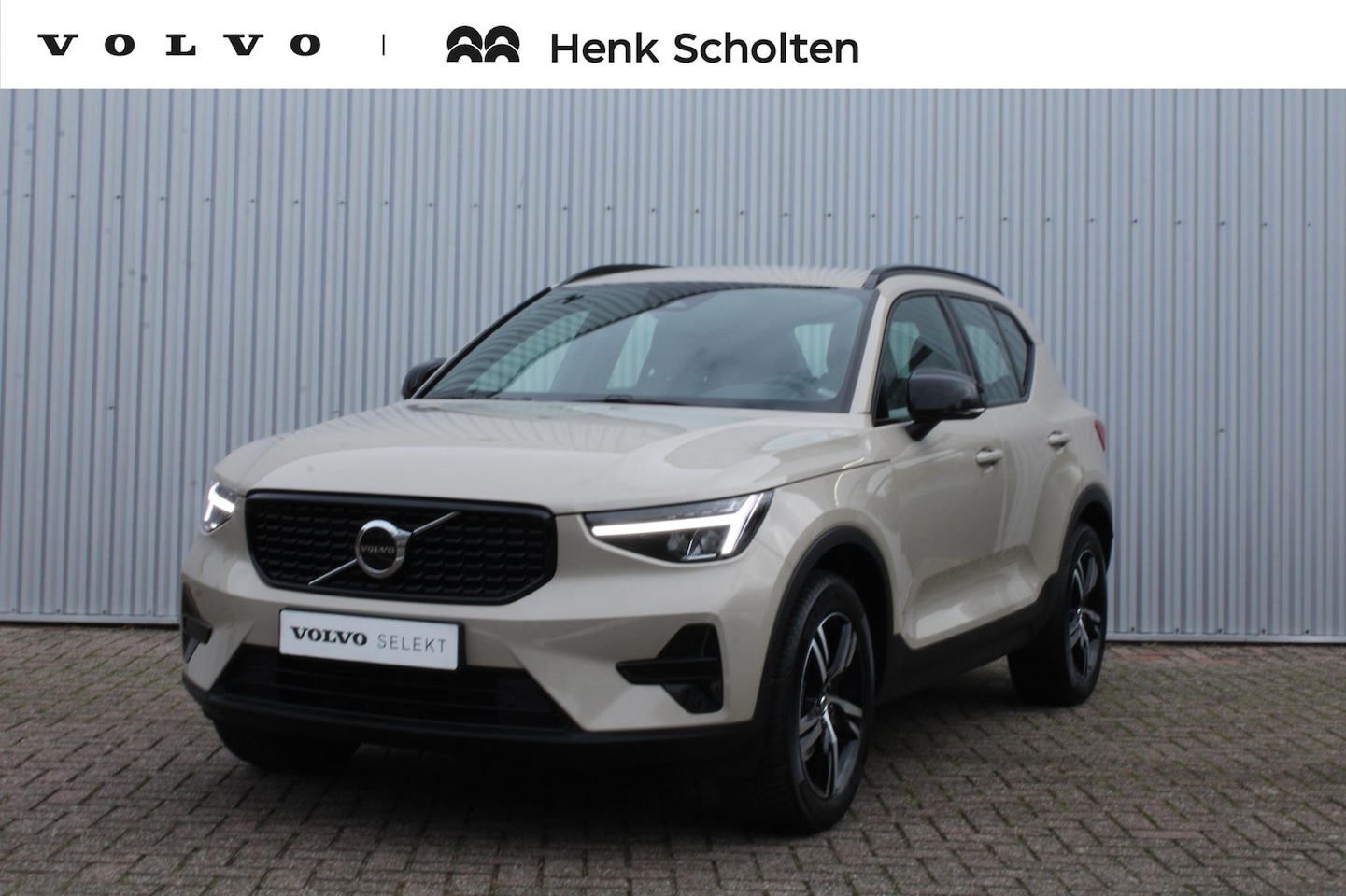 Volvo XC40 - B4 Plus Dark | Verwarmbare Voorstoelen en Stuurwiel | Semi-Elektrische Trekhaak | Verwarmb - AutoWereld.nl