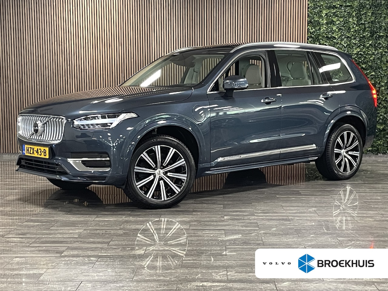 Volvo XC90 - T8 AWD Recharge Inscription Trekhaak | 360° Camera | Head-Up Display | Schuifdak | Adaptie - AutoWereld.nl