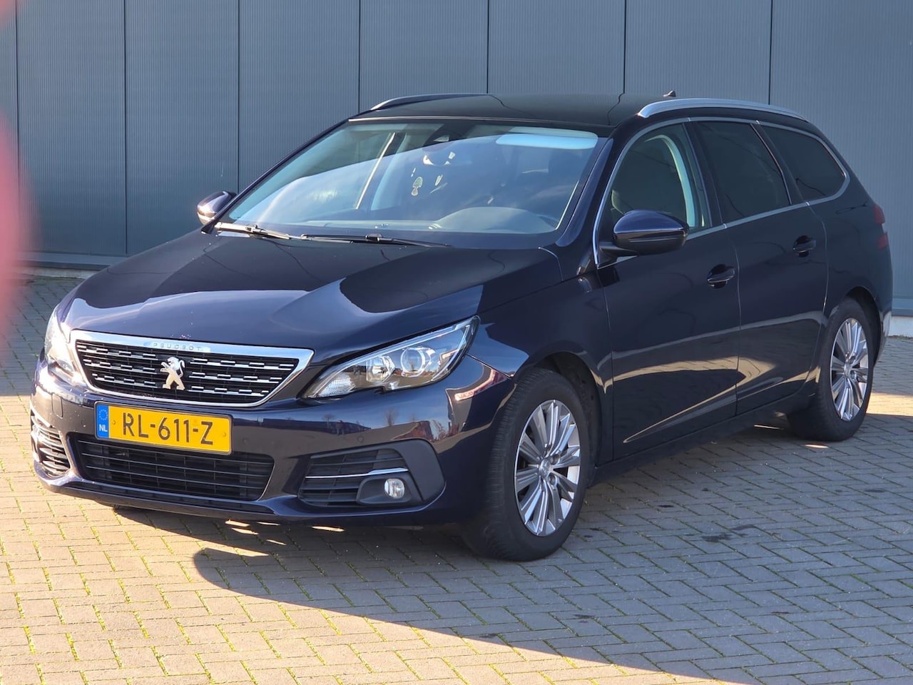 Peugeot 308 SW - 1.2 PureTech Blue Lease Premium Automaat - AutoWereld.nl
