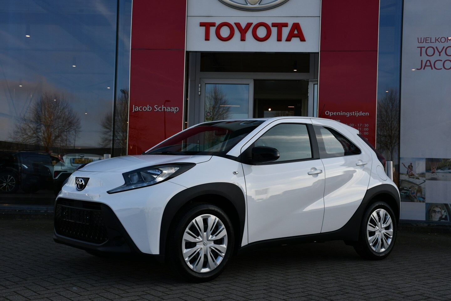 Toyota Aygo X - 1.0 VVT-i MT Play 72pk | Nieuw | Airco | Cruise Control adaptief | Apple Carplay/Android A - AutoWereld.nl