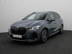 BMW 2-serie Active Tourer - 220i M Sportpakket | Premium Pack | Comfort Pack | M Adaptief Onderstel | Trekhaak | Panor
