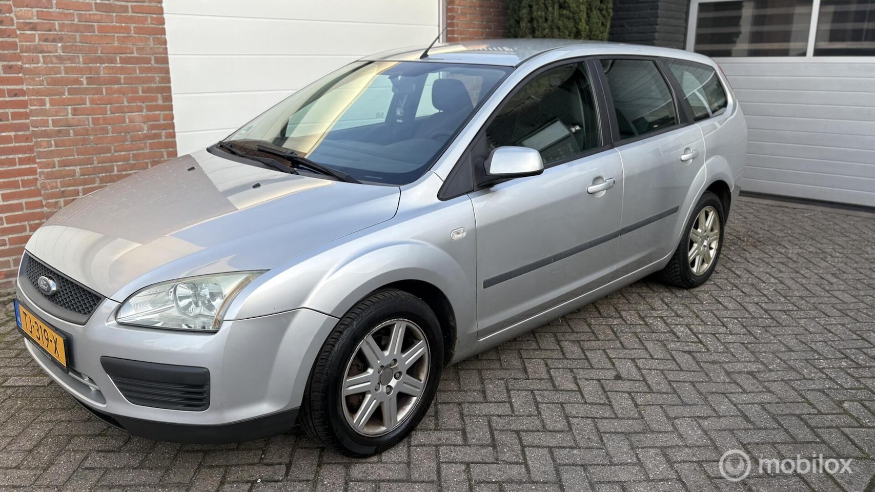 Ford Focus Wagon - 1.6-16V Ambiente 1.6-16V Ambiente - AutoWereld.nl