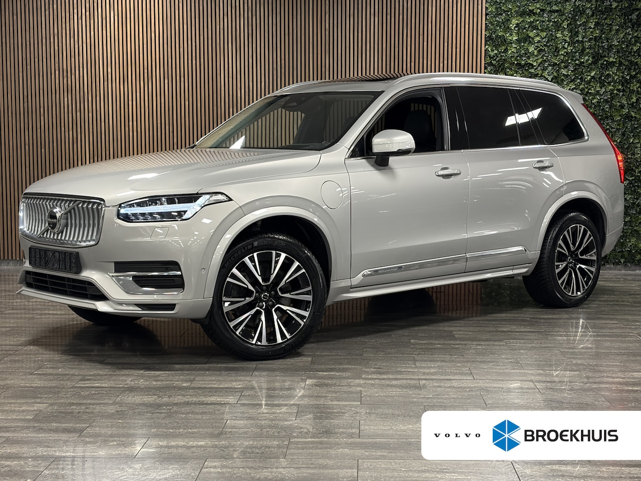Volvo XC90 - T8 AWD Recharge Ultimate Bright Trekhaak | All Season Banden | 360° Camera | Head-Up Displ - AutoWereld.nl