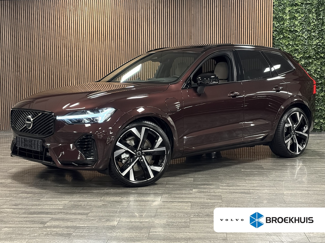 Volvo XC60 - T8 AWD Recharge Ultra Dark Vol! | 455pk | Bowers & Wilkins | Luchtvering | Trekhaak | Mulb - AutoWereld.nl