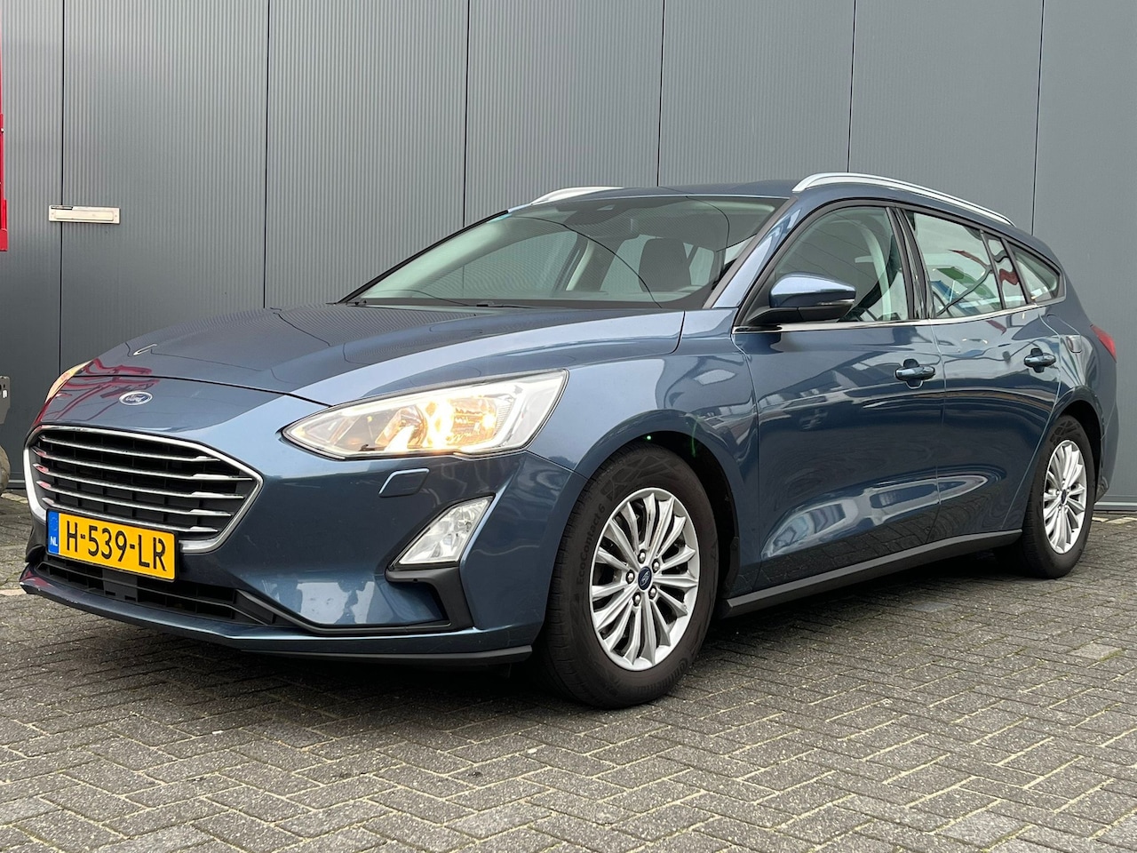Ford Focus Wagon - 1.5 EcoBoost 150pk Automaat Titanium | Climate controle | Carplay | Adaptive cruise contro - AutoWereld.nl