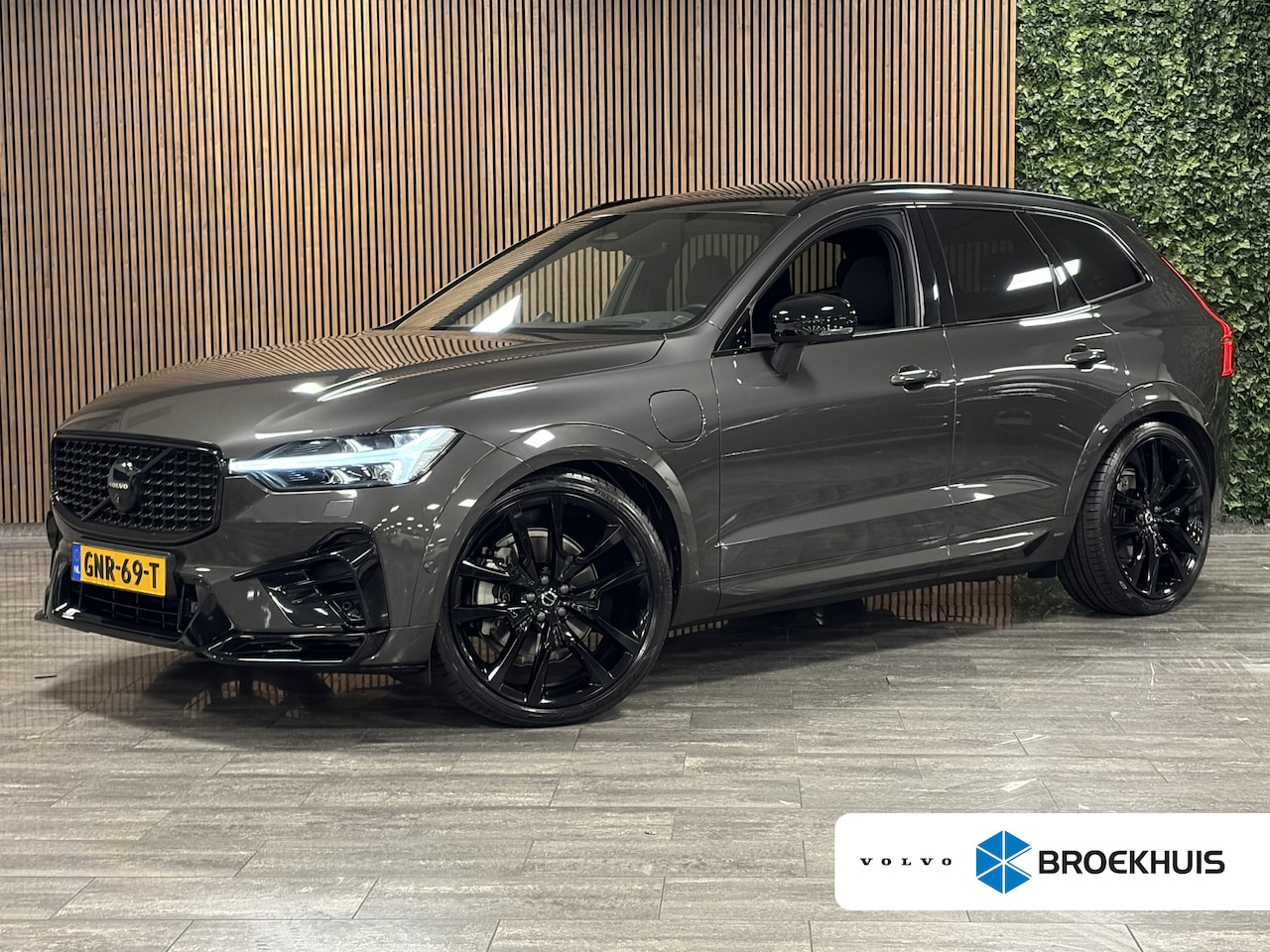 Volvo XC60 - T8 AWD Recharge Ultimate Dark Heico volledig+Polestar en Vol! | Luchtvering | Bowers & Wil - AutoWereld.nl