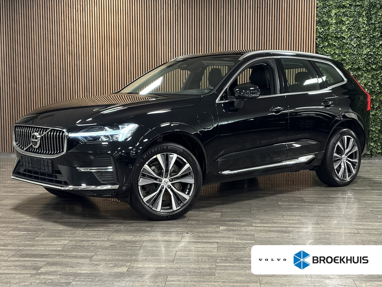 Volvo XC60 - T6 AWD Recharge Plus Bright Long Range Trekhaak | 360° Camera | Adaptieve Cruise Control | - AutoWereld.nl