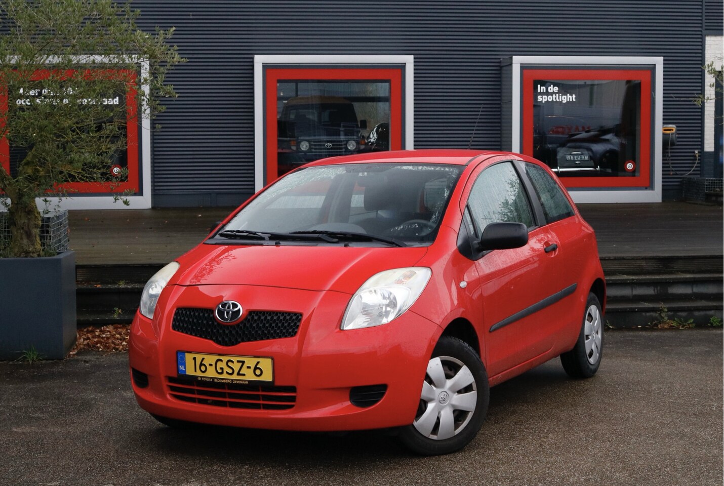 Toyota Yaris - 1.0 VVTi + Airco Dealer onderhouden Lage kilometer stand - AutoWereld.nl