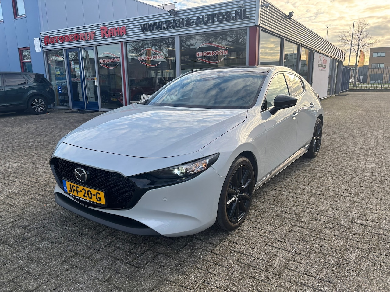 Mazda 3 - 2.0 e-SkyActiv-G M Hybrid 150 Nagisa - AutoWereld.nl
