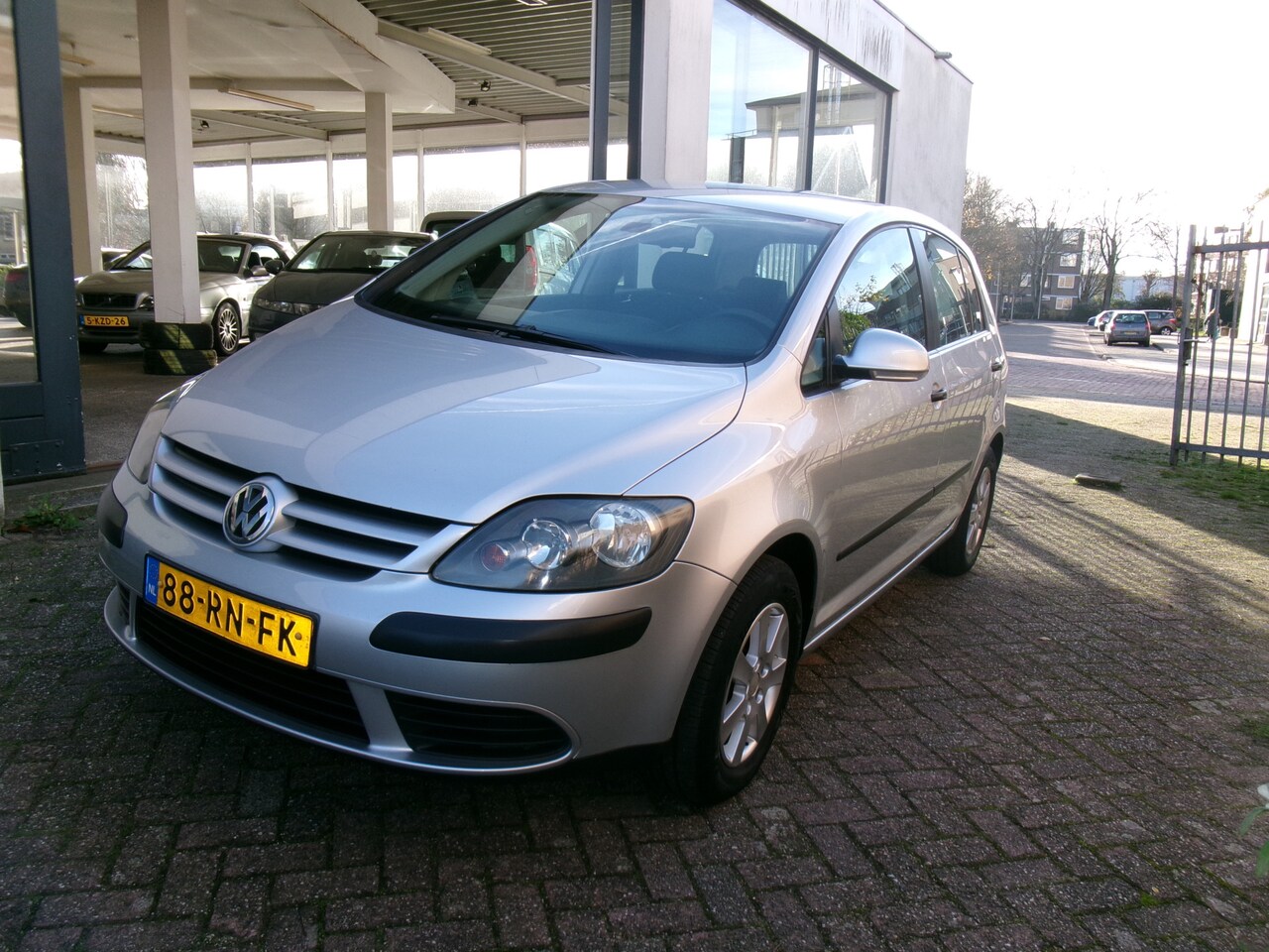 Volkswagen Golf Plus - 1.6 FSI Comfortline Business 1.6 FSI Comfortline Business Nieuwe APK - AutoWereld.nl