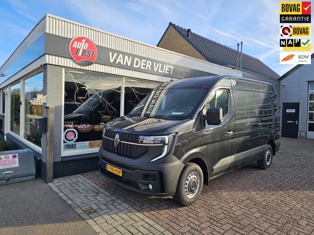 Renault Master - T35 2.0 dCi 130 L2H2 All season banden - AutoWereld.nl