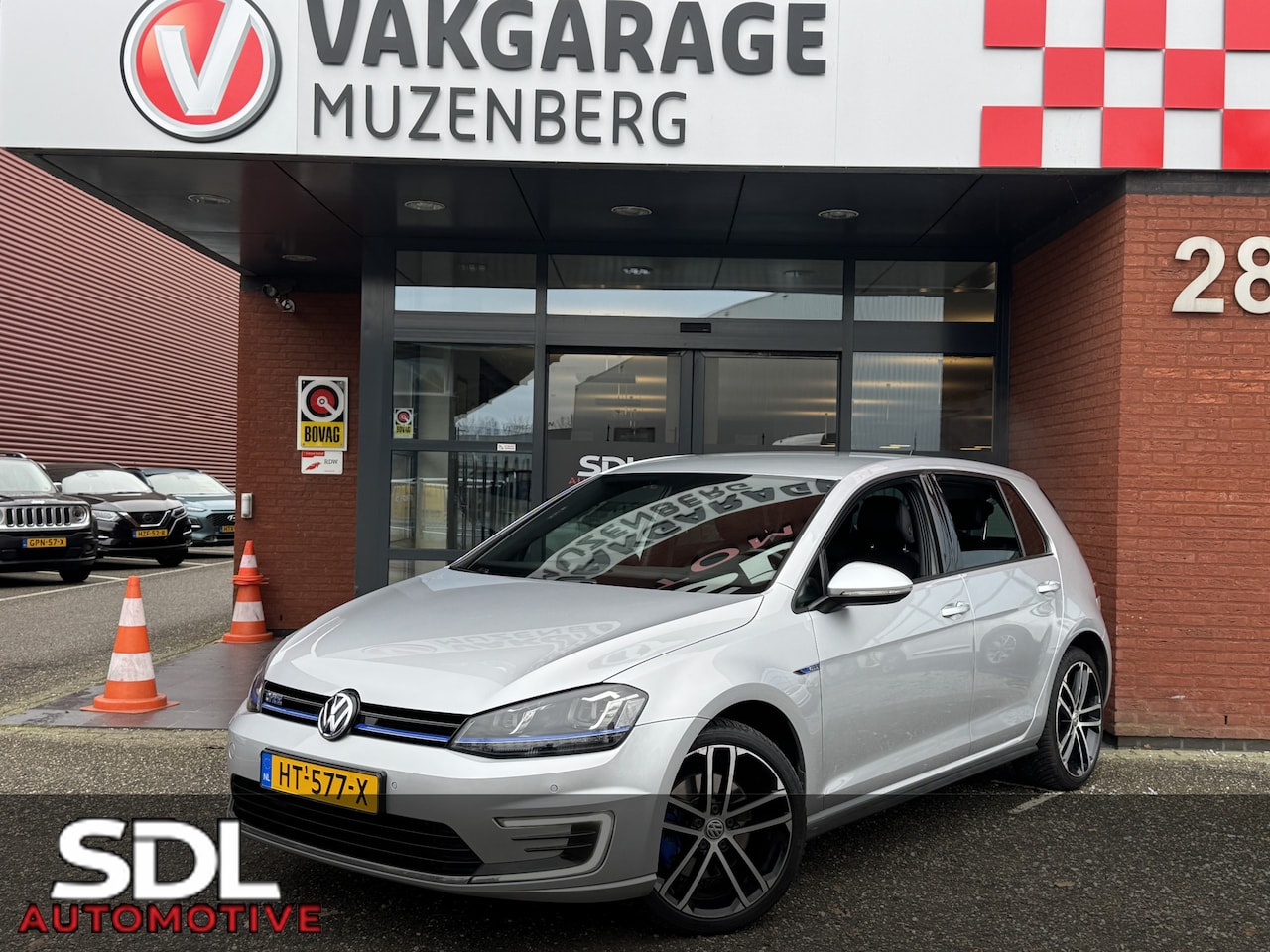 Volkswagen Golf - 1.4 TSI GTE GOED ONDERHOUDEN!! // FULL LED // NAVI + CARPLAY // PDC V+A // CRUISE // LEDER - AutoWereld.nl