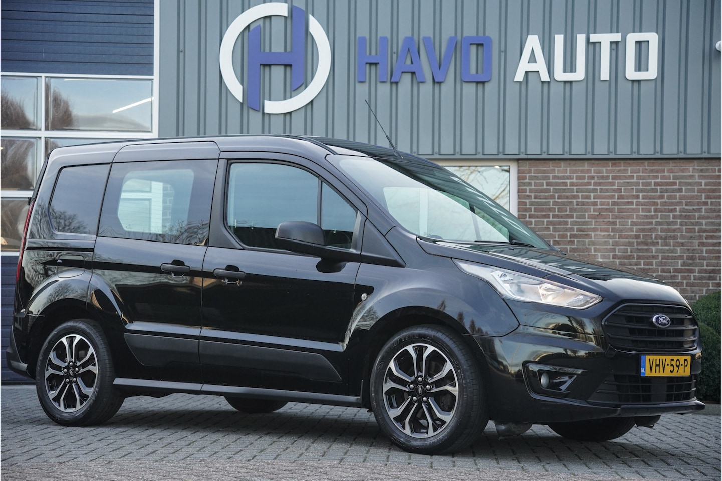 Ford Transit Connect - 1.0 Benzine, AIRCO, TREKHAAK, BTW-VRIJ / MARGE - AutoWereld.nl