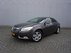 Opel Insignia - 1.8 Edition Climate / Cruise / Parkeersens. / Lm velgen / NAP