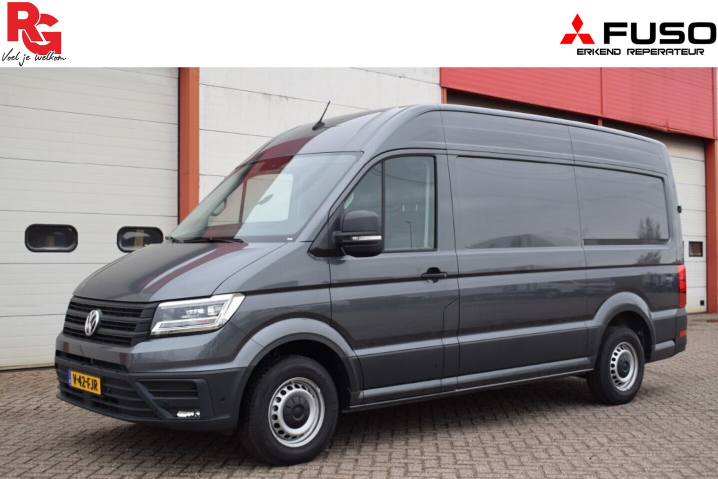 Volkswagen Crafter - L3H3 2.0 TDI Highline 140PK AUTOMAAT TREKHAAK - AutoWereld.nl