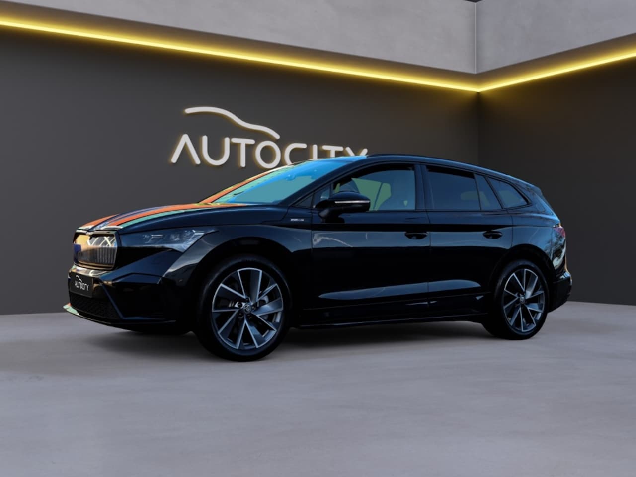 Skoda Enyaq iV - 80 Sportline | Crystal Face | Trekhaak Electrisch | ACC | - AutoWereld.nl