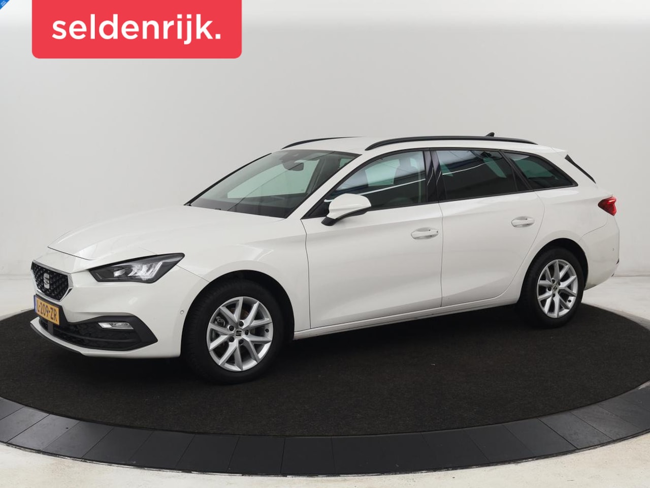 SEAT Leon - 1.0 TSI Style Intens | Camera | Carplay | Adaptive cruise | Navigatie | DAB | Full LED | P - AutoWereld.nl