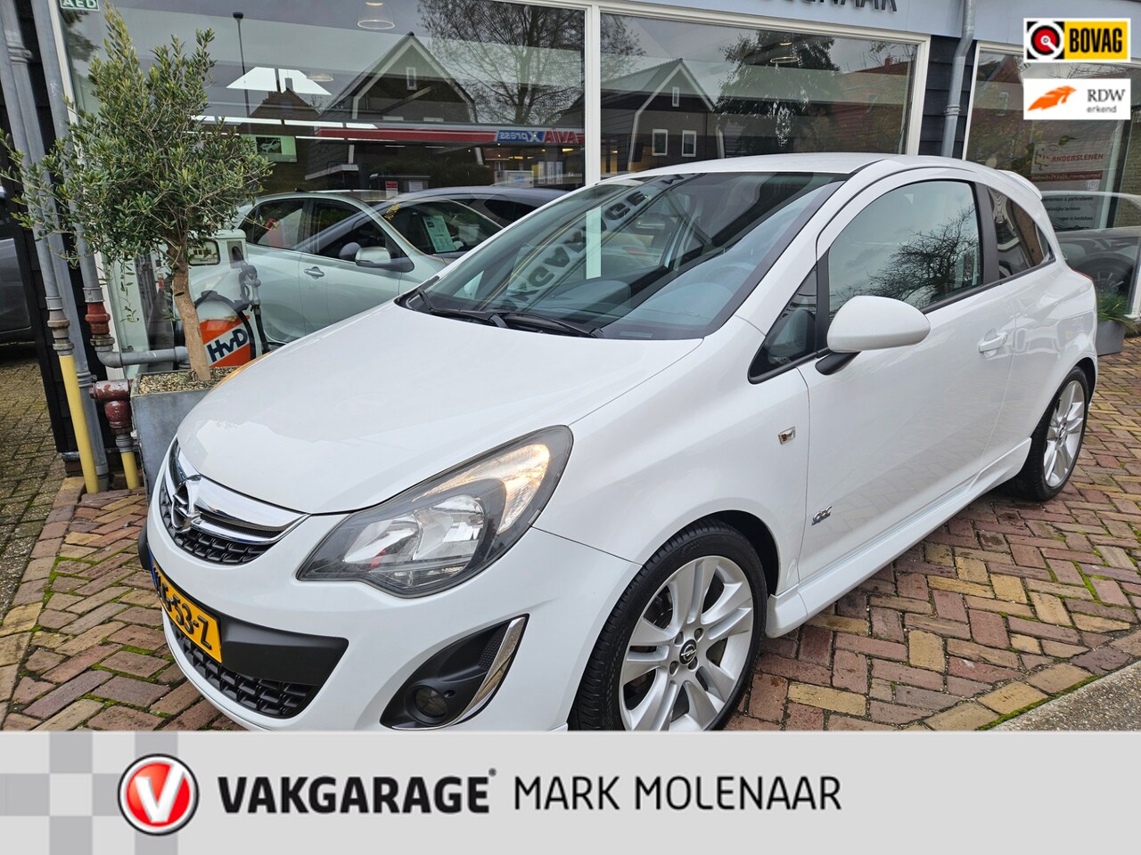 Opel Corsa - 1.2-16V Opc Line/sport,leuke uitstraling - AutoWereld.nl