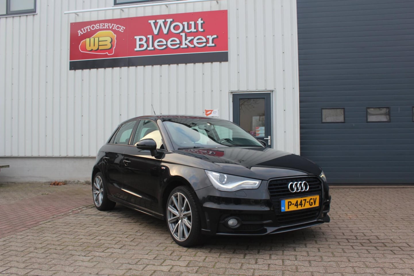 Audi A1 Sportback - 1.2 TFSI Attraction stoelverwarming, cruise control. - AutoWereld.nl