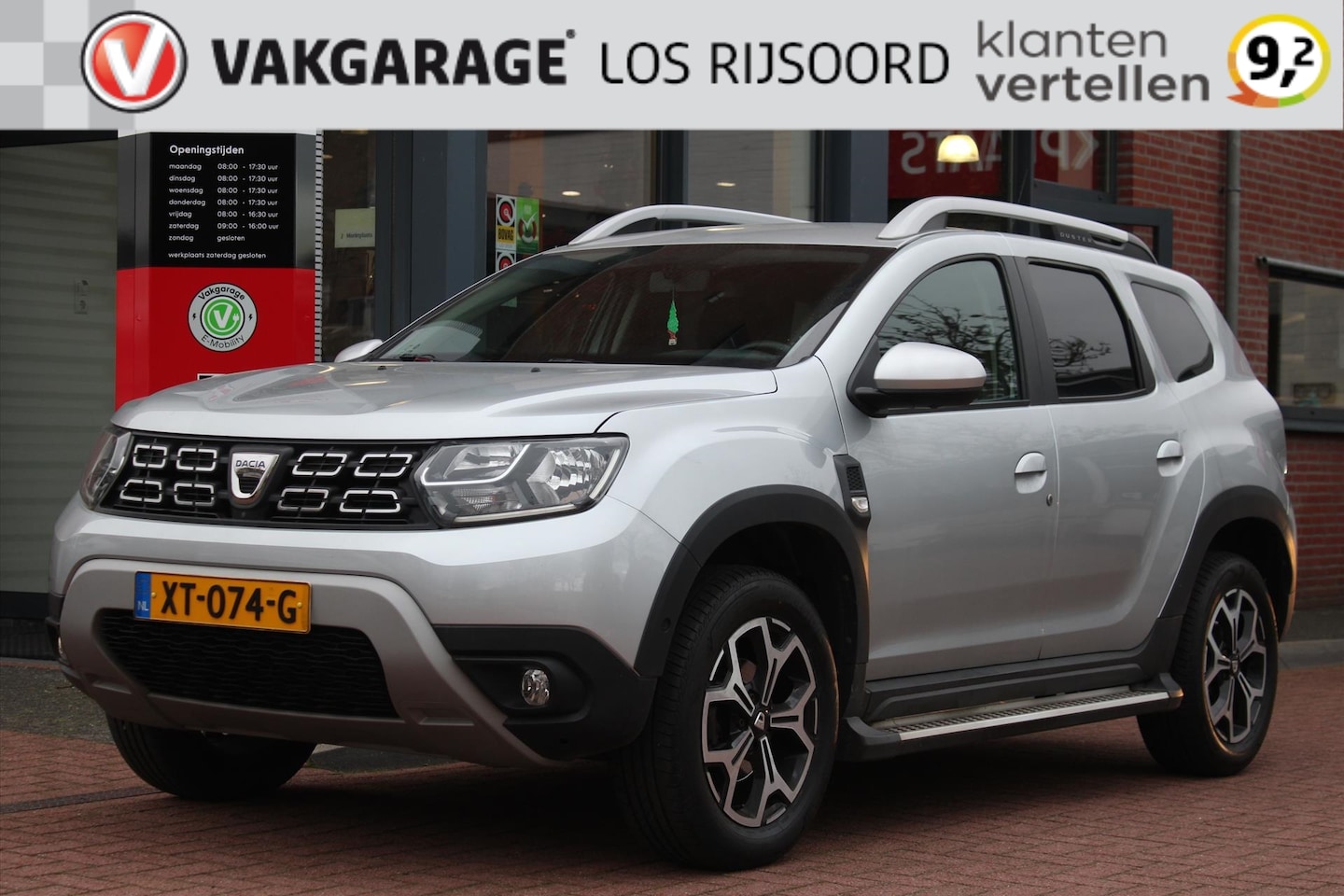 Dacia Duster - 1.3 TCe *Prestige* | Trekhaak | Camera | Cruise & Climate Control | PDC | Navigatie | Priv - AutoWereld.nl