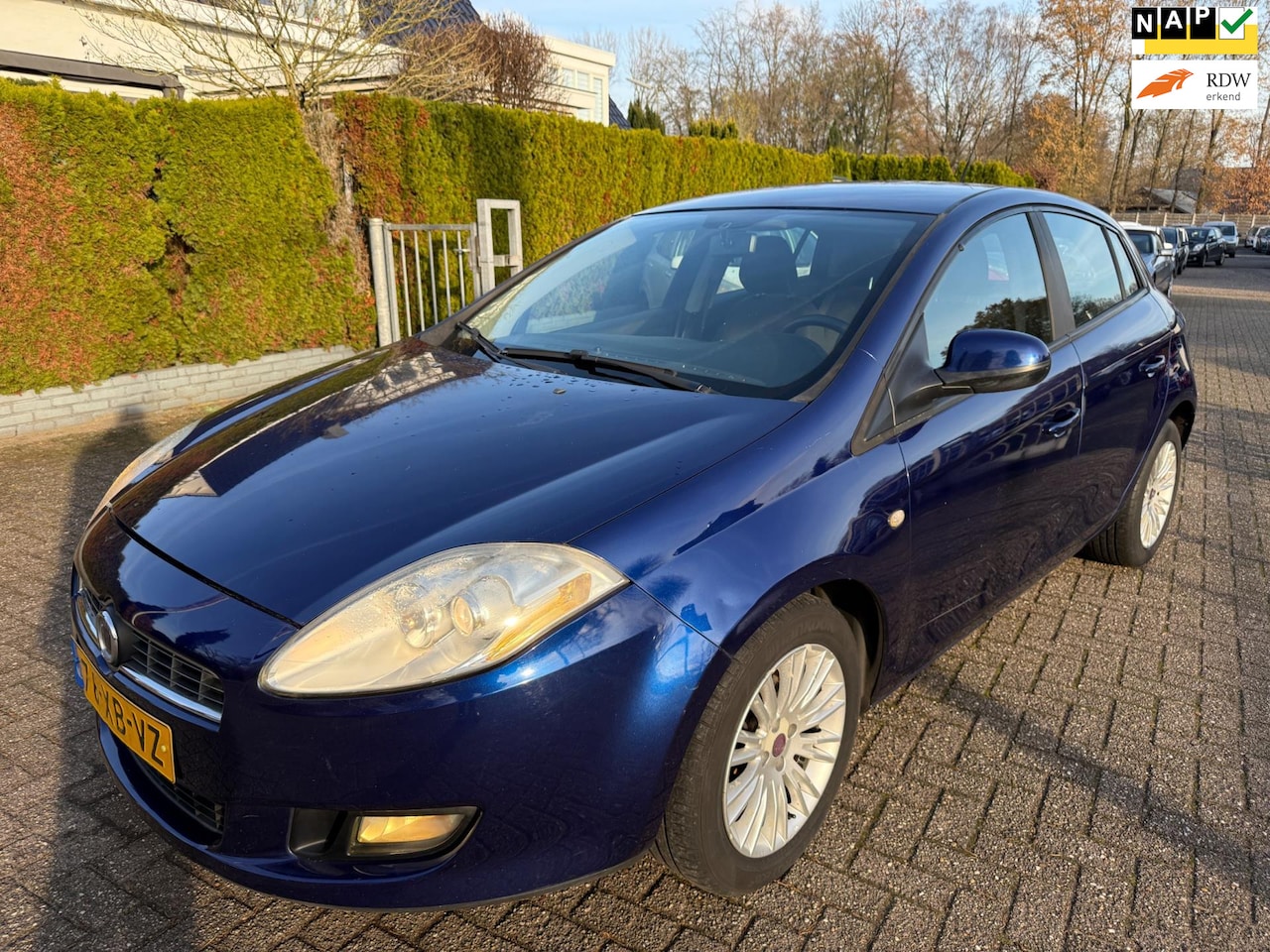 Fiat Bravo - 1.4 5-DRS Dynamic AIRCO NAVI LMV NAP - AutoWereld.nl