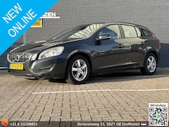 Volvo V60 - 1.6 D2 Momentum | Climate | Cruise | Navi | PDC |