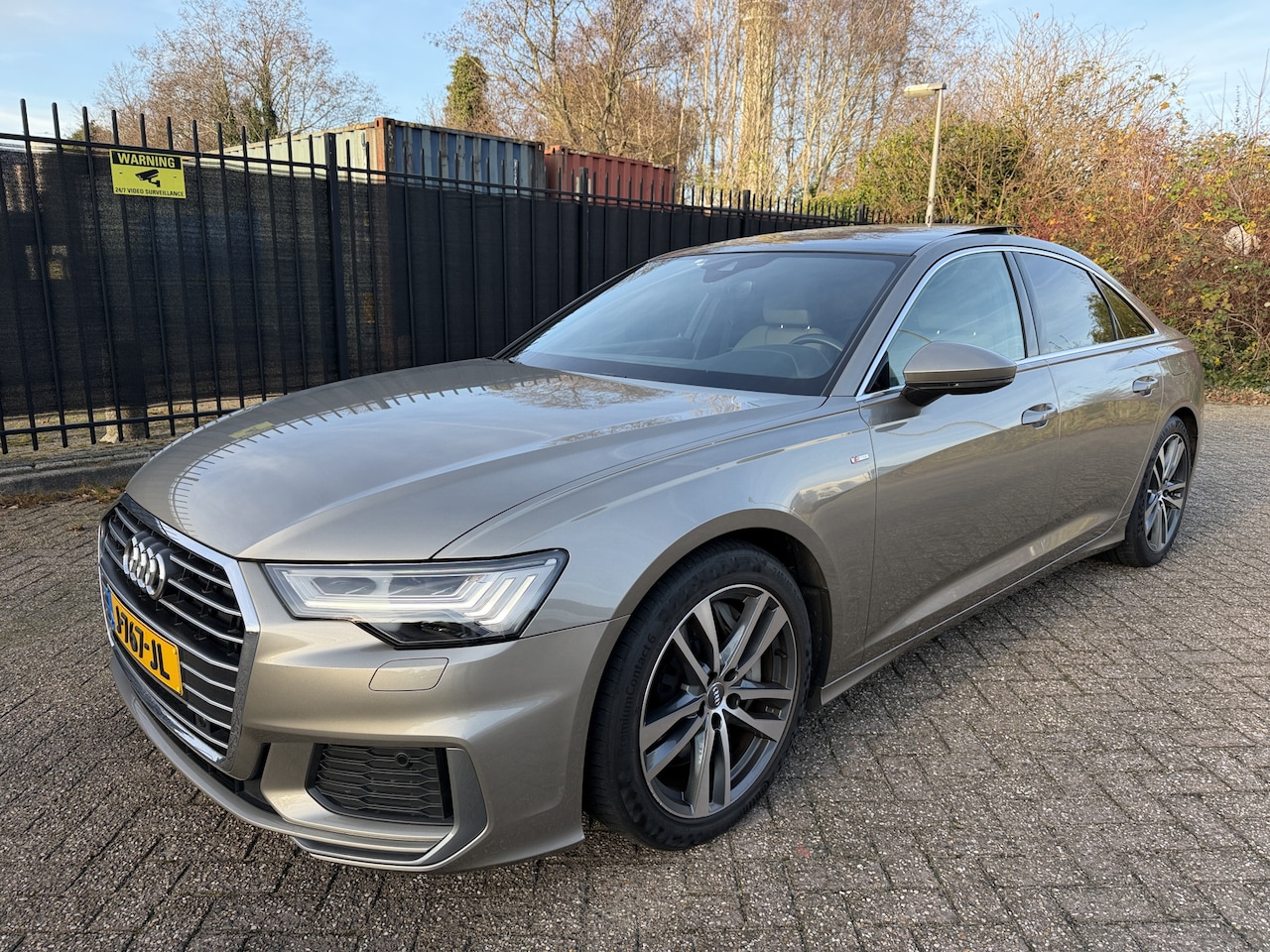 Audi A6 Limousine - 50 TFSI e quattro S edition Pano/Carplay/Cam - AutoWereld.nl