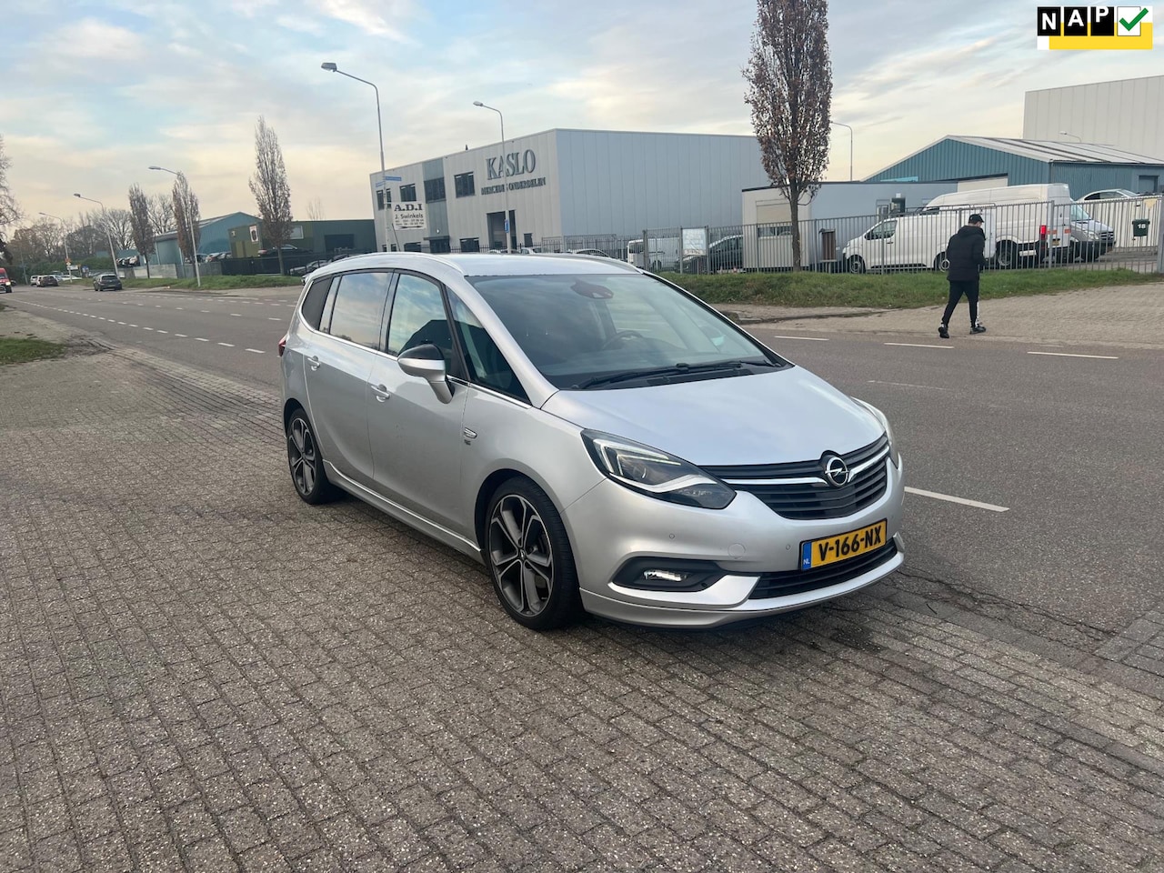 Opel Zafira Tourer - Automaat Grijskenteken - AutoWereld.nl