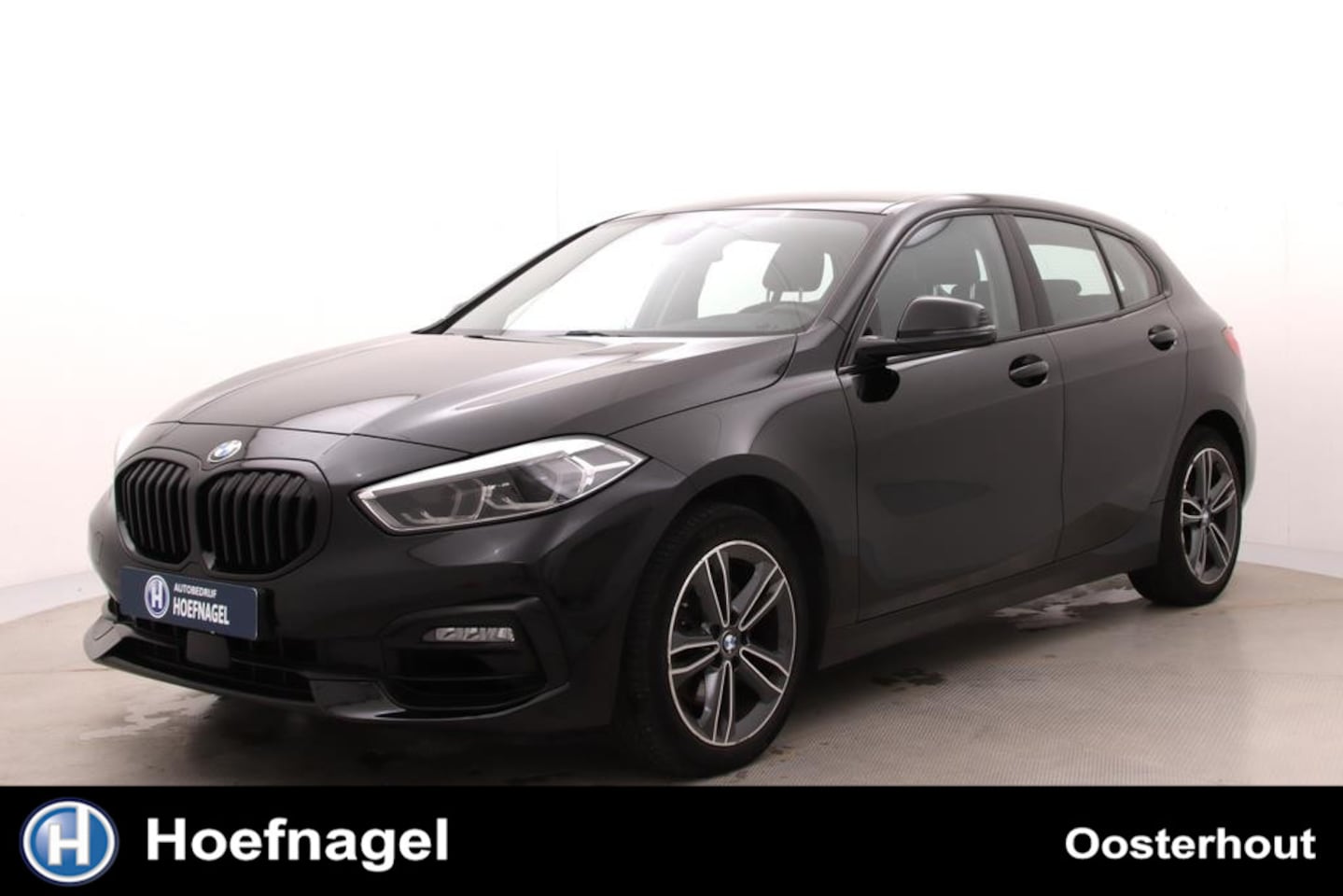 BMW 1-serie - 118i Executive | Automaat | Cruise control | CarPlay | Trekhaak | Stoelverwarming - AutoWereld.nl