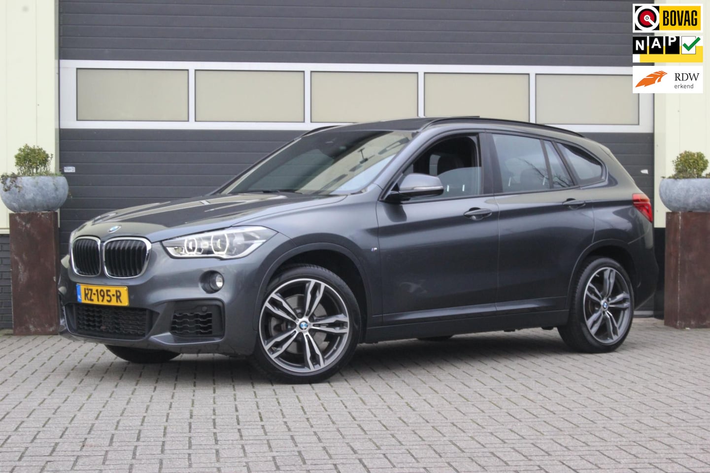 BMW X1 - SDrive20i High Executive M Sport | Trekhaak | - AutoWereld.nl