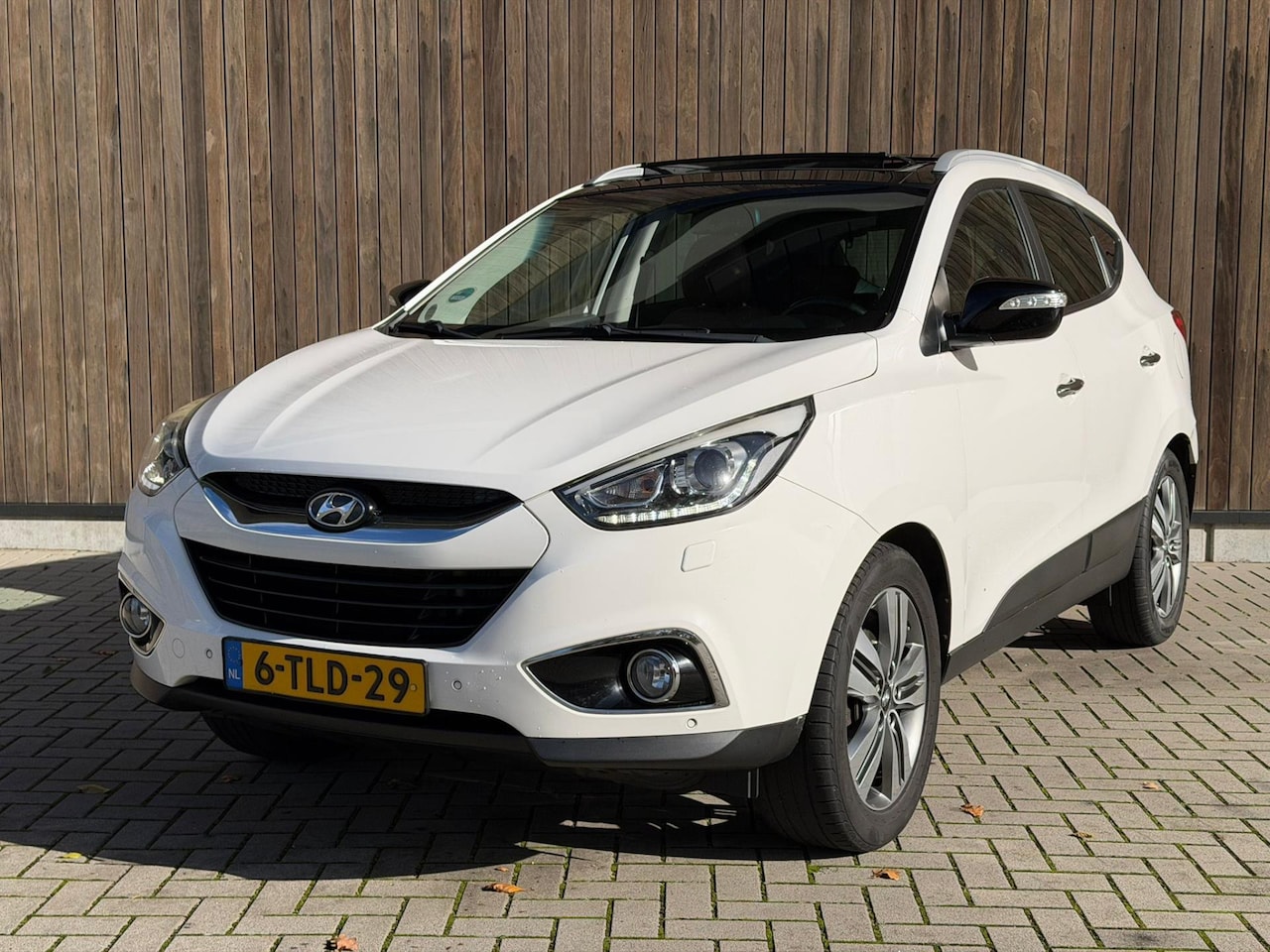 Hyundai ix35 - 2.0 CRDi HP 4WD i-Catcher |PANO | LEDER | - AutoWereld.nl