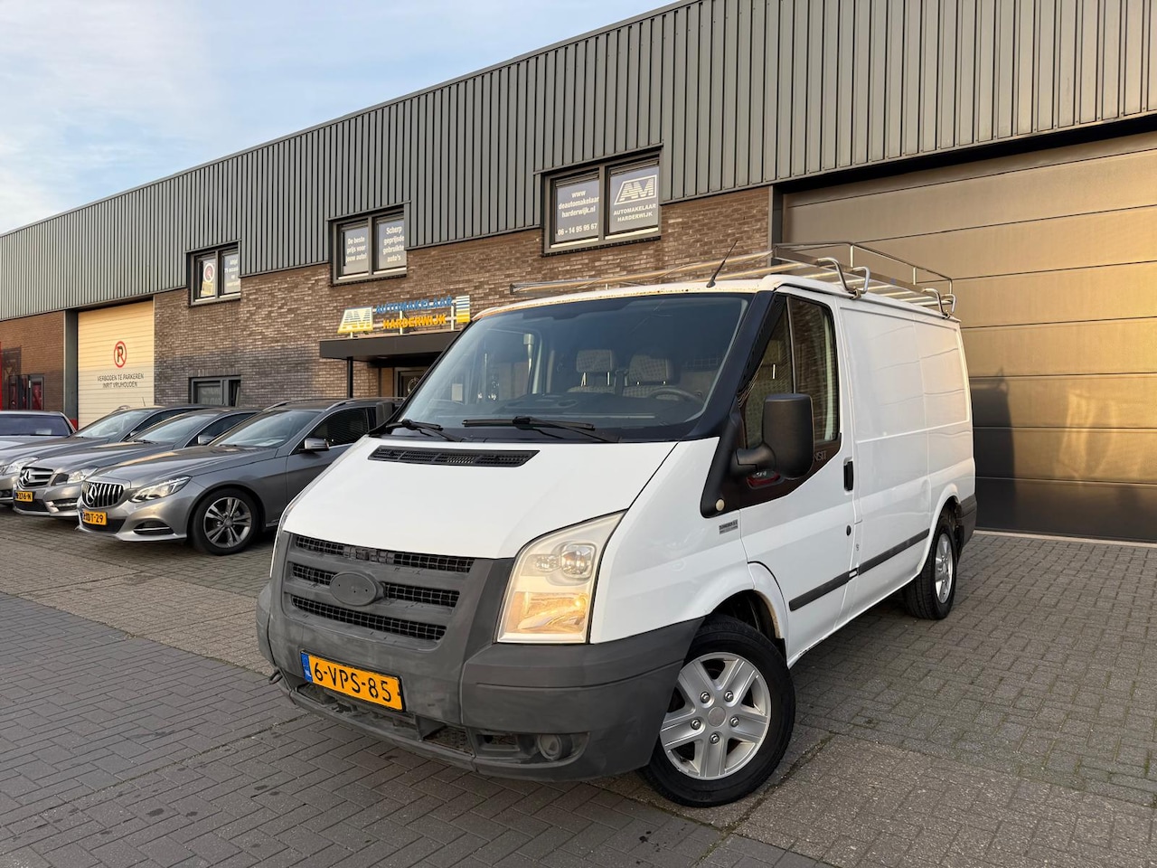Ford Transit - 260S 2.2 TDCI Economy Edition | INRUILKOOPJE | AIRCO | ELEC RAMEN | LMV | TREKHAAK - AutoWereld.nl
