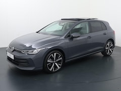 Volkswagen Golf - 1.5 eHybrid Life Edition | 204 PK | SoH 100% | Automaat | Elektrisch glazen panoramadak |