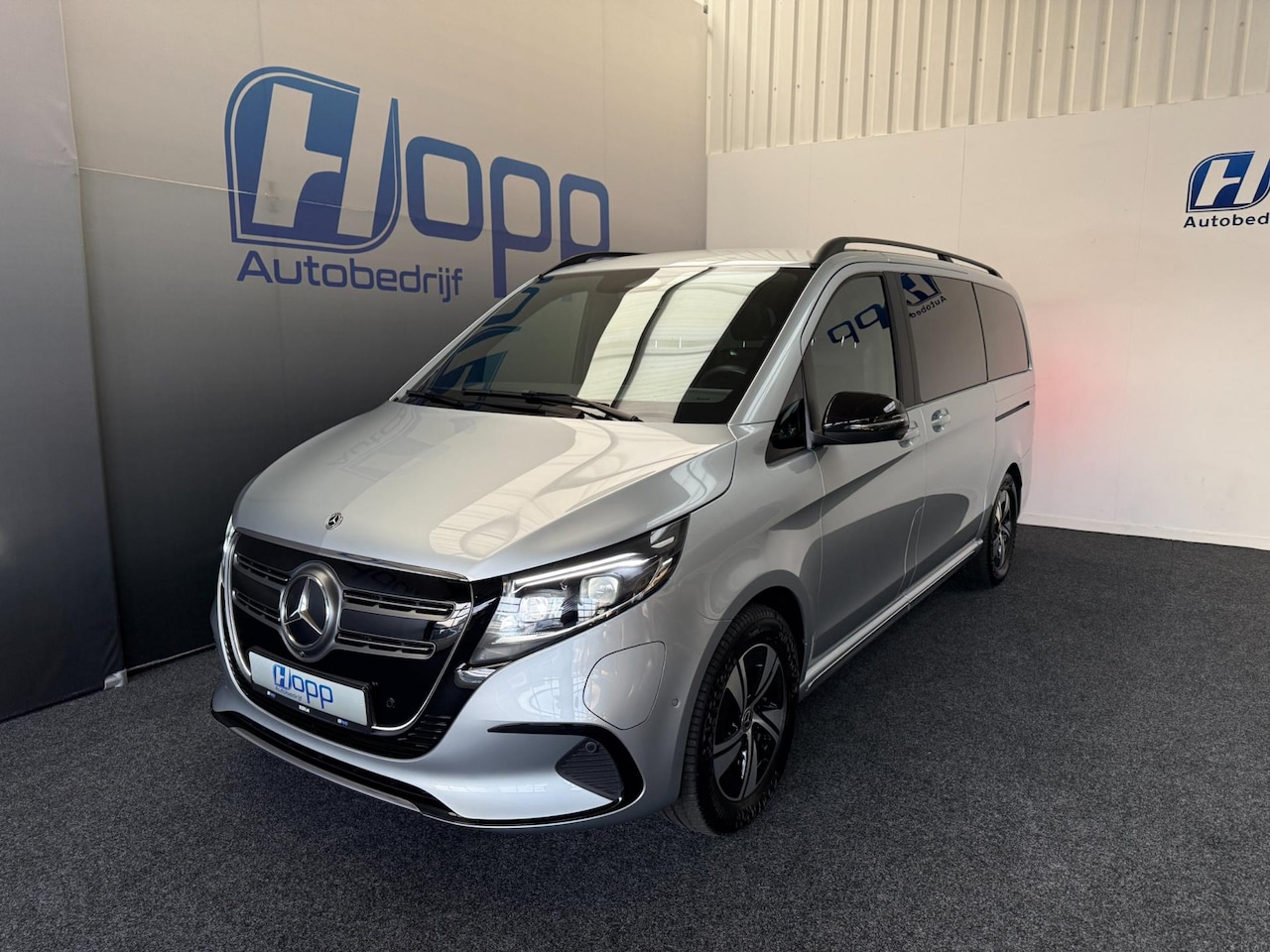 Mercedes-Benz EQV - 300 L2 8-pers AMG Facelift - PANO - Exterieur pakket - 360 - Elec. deuren - Incl. Garantie - AutoWereld.nl