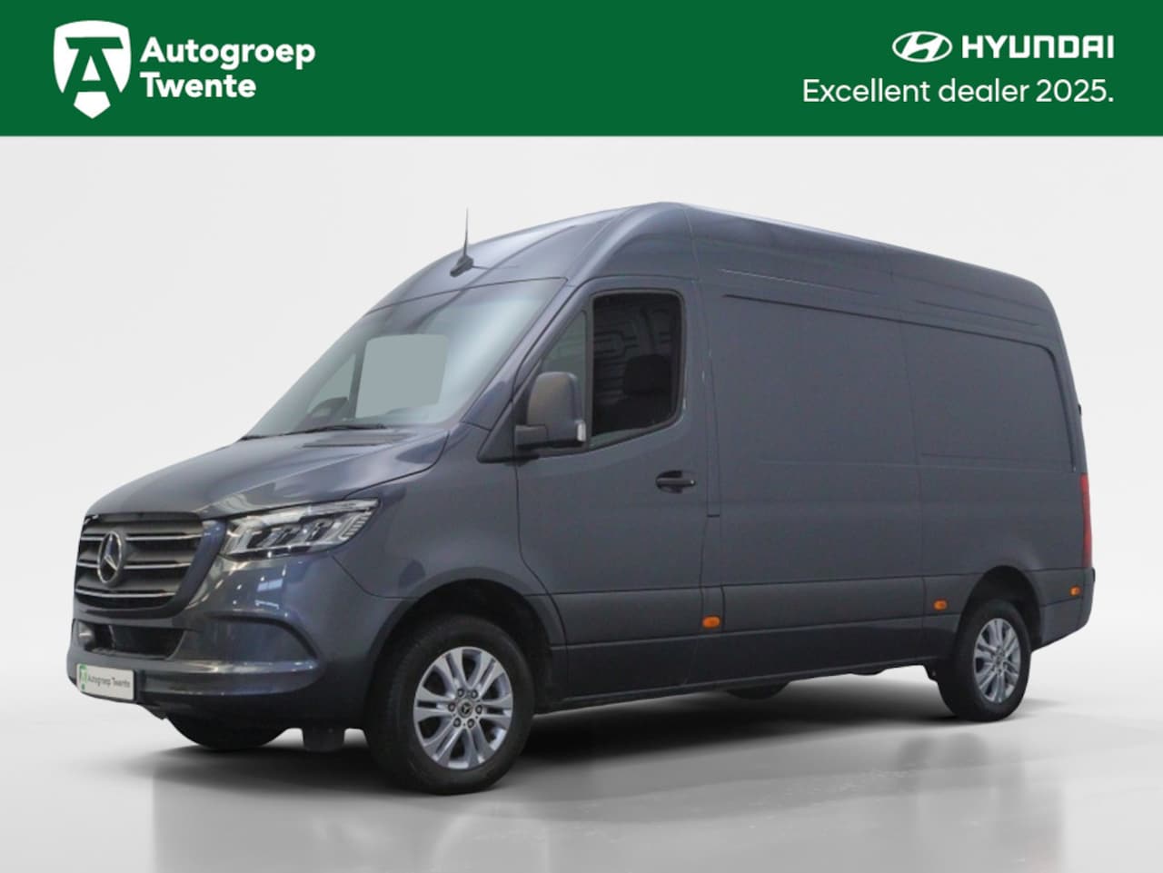 Mercedes-Benz Sprinter - 317 L2H2 Pro | Betimmering | Trekhaak | Stoelverwarming | - AutoWereld.nl