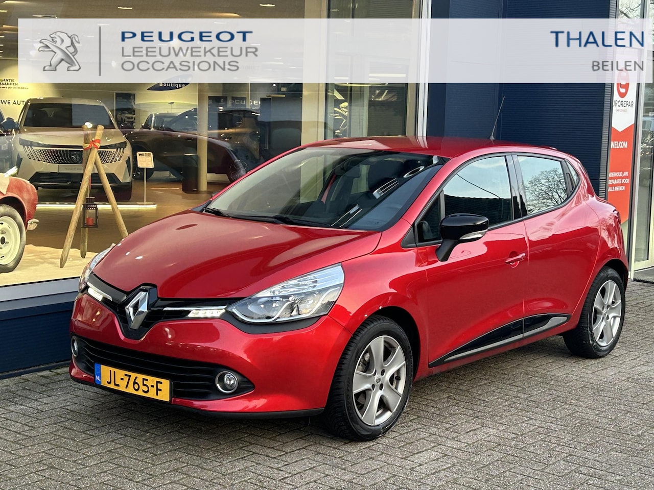 Renault Clio - 0.9 TCe Eco2 Expression | Navigatie | Lichtmetaal | All season banden | Airco | Cruise Con - AutoWereld.nl