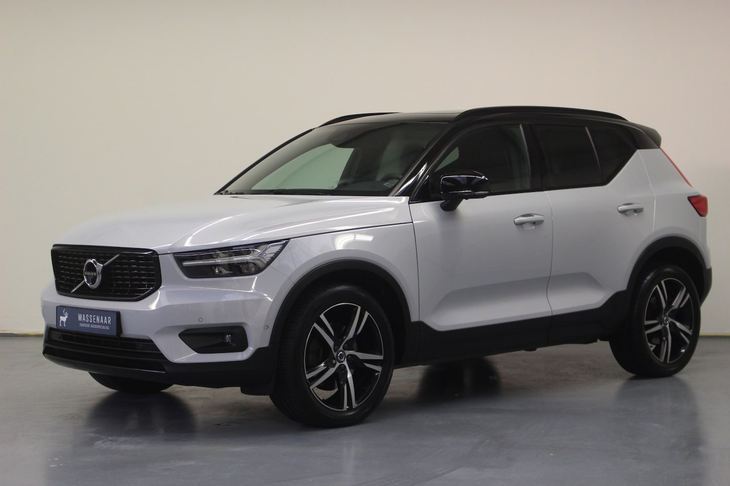 Volvo XC40 - T4 R-Design | Rijklaarprijs | Pano dak | Intelli Safe | - AutoWereld.nl