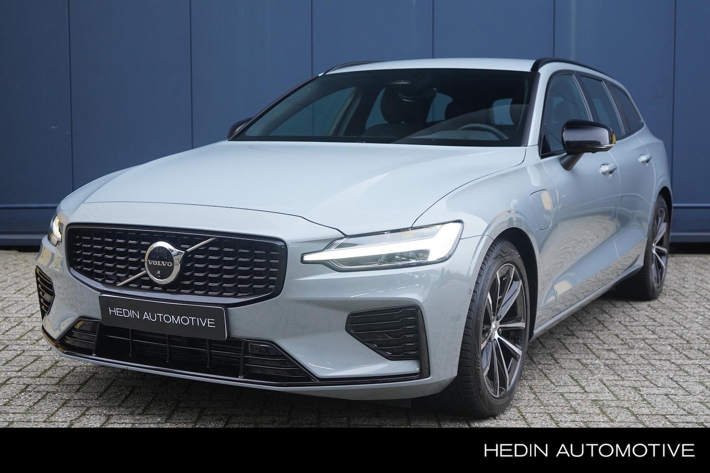 Volvo V60 - 2.0 T6 Plug-in hybrid AWD Plus Dark - AutoWereld.nl