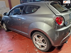 Alfa Romeo MiTo - 1.4 Distinctive LEES ADVERTENTIE