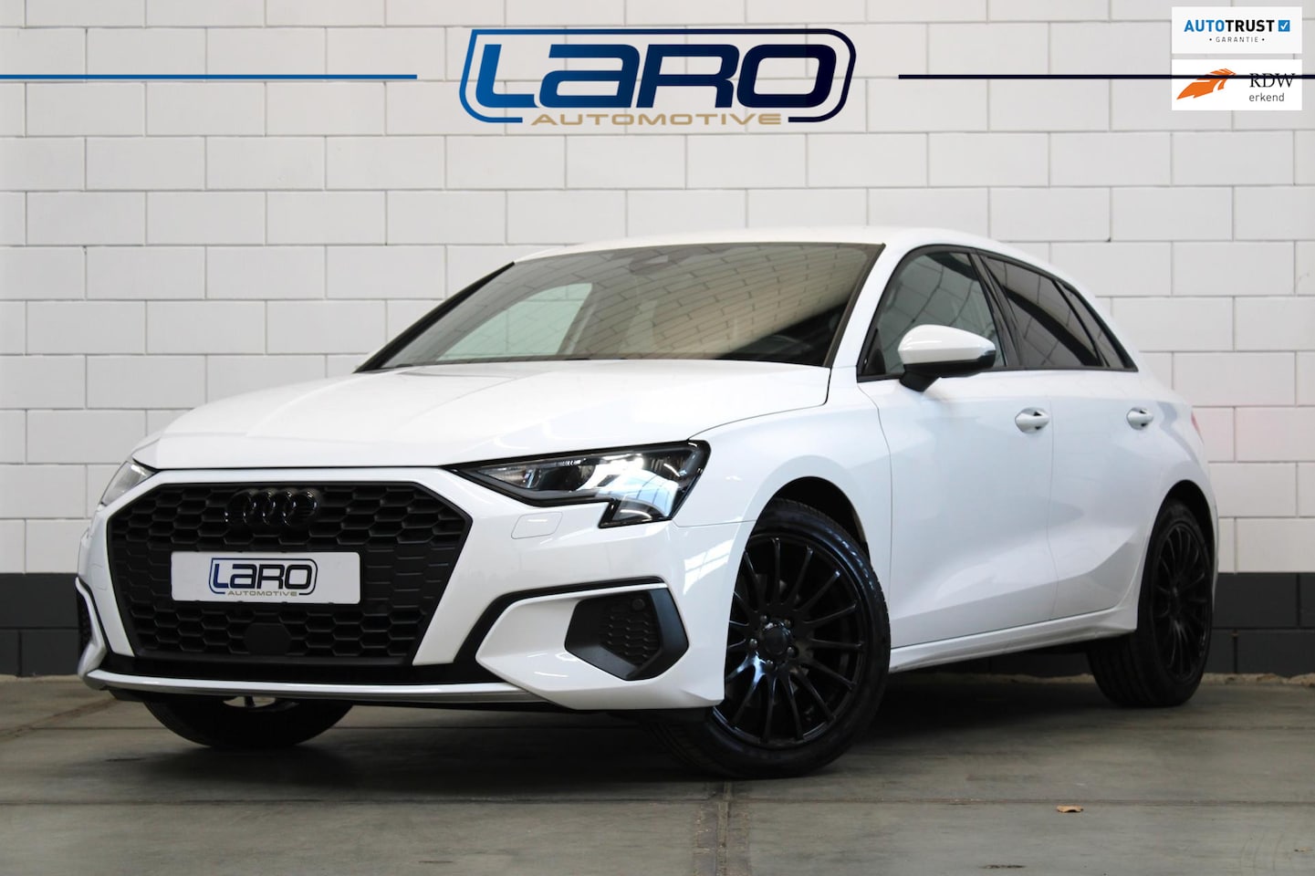 Audi A3 Sportback - 30 TFSI Pro Line Automaat | ACC CarPlay Trekhaak Climate NL auto PDC - AutoWereld.nl