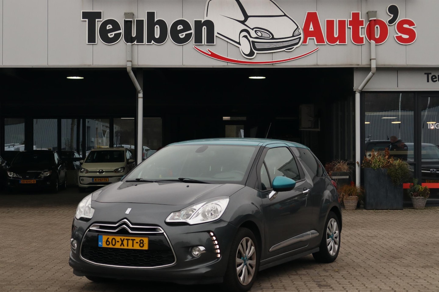 Citroën DS3 - 1.4 e-HDi Chic Cruise control, Climate control, Navigatie, Foto's volgen - AutoWereld.nl